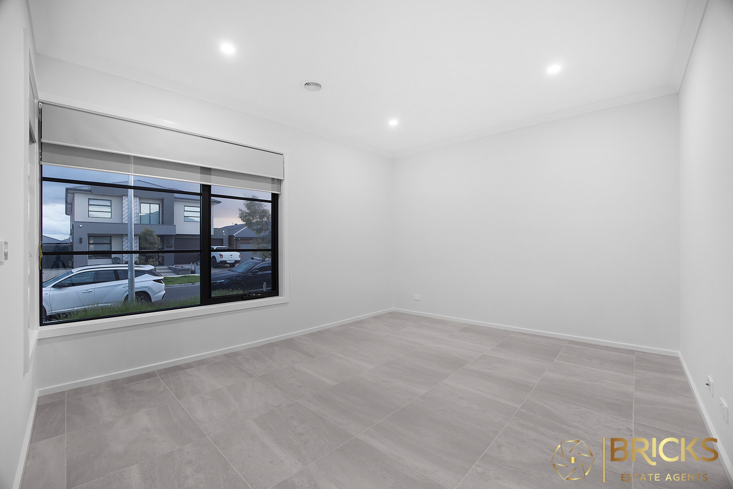 176073409__1763685596-176073409__1763685418-50287-026A1243-1