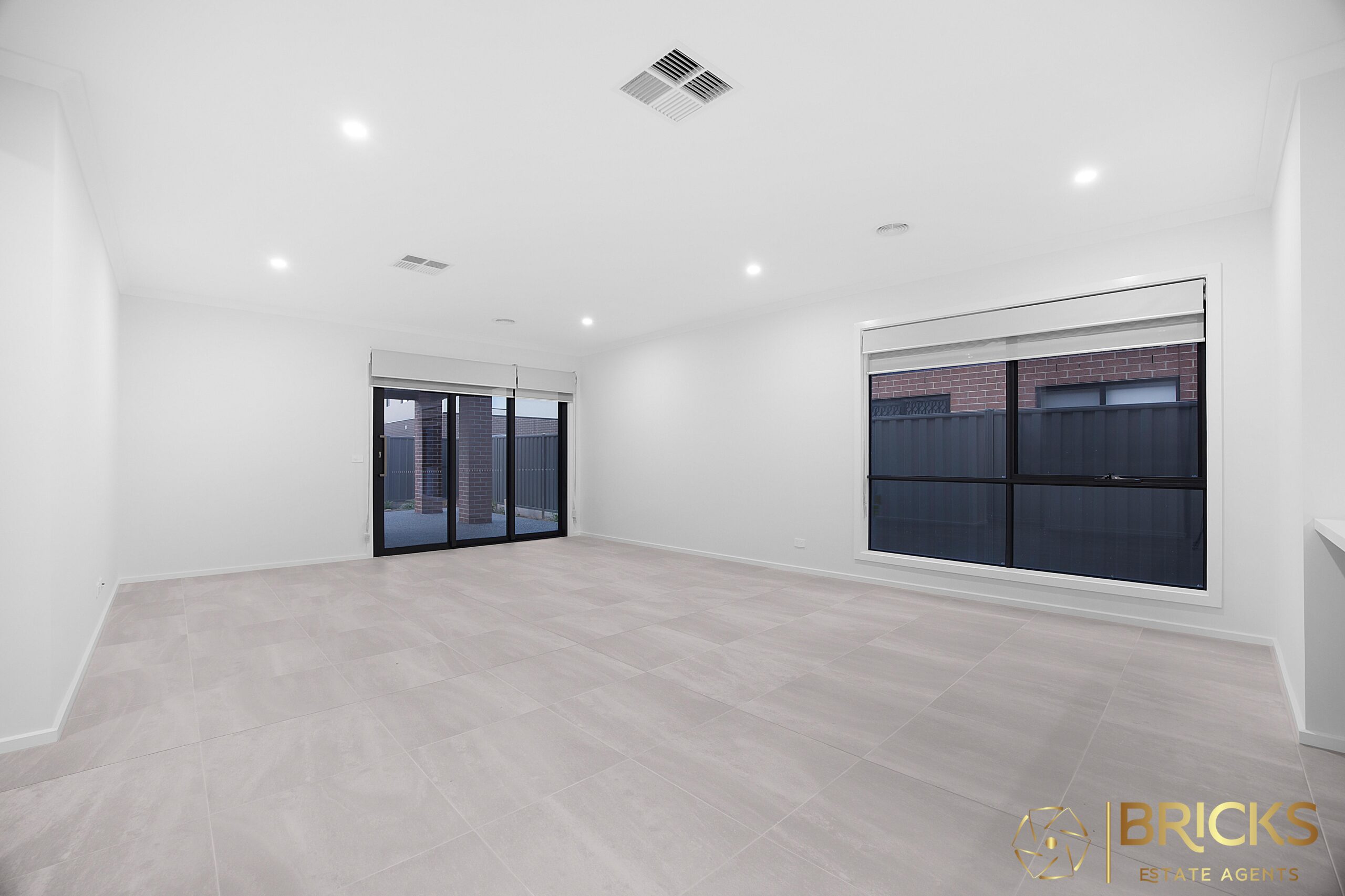 176073446__1763685596-176073446__1763685424-50148-026A1252-1