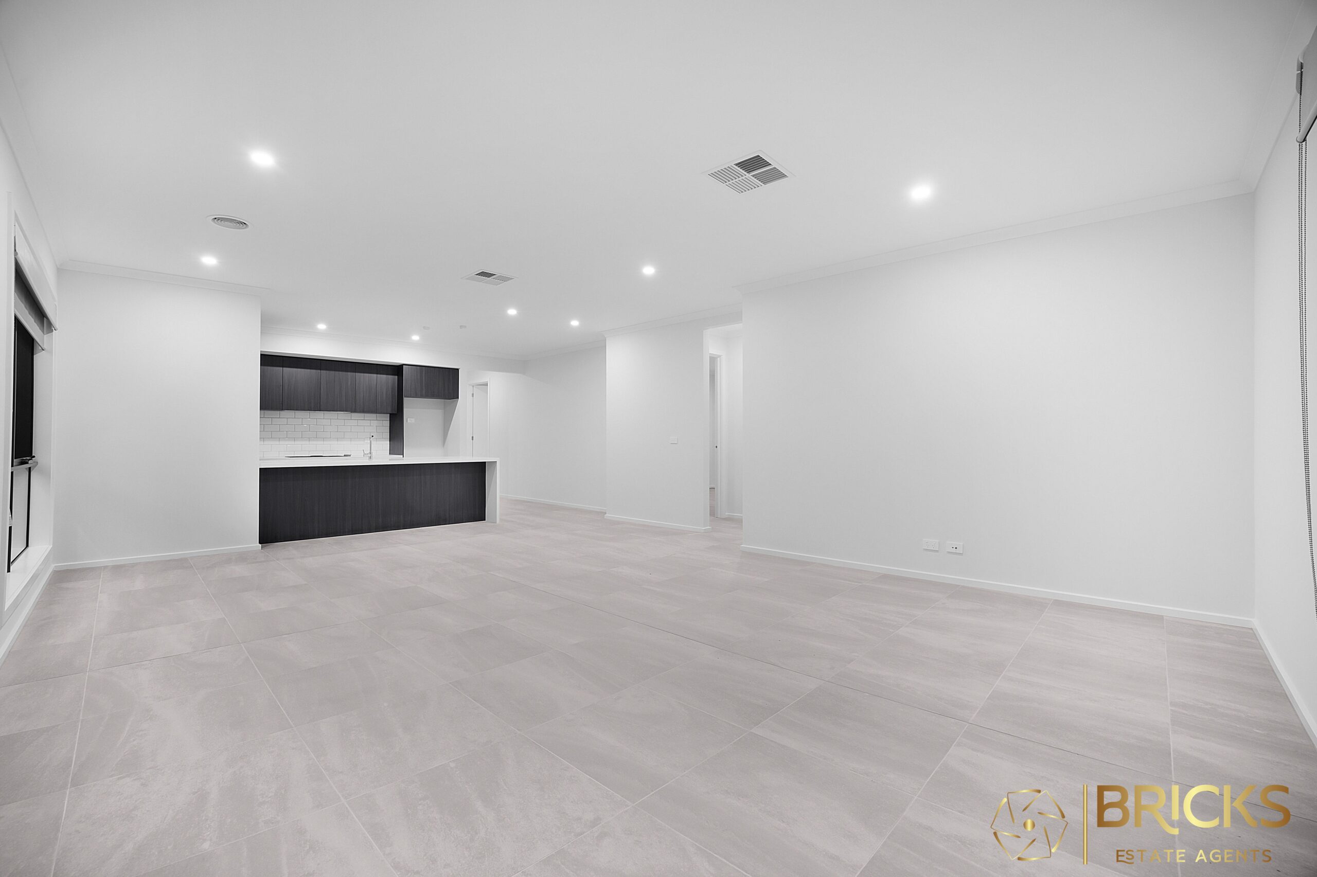 176073557__1763685596-176073557__1763685433-37145-026A1270-1